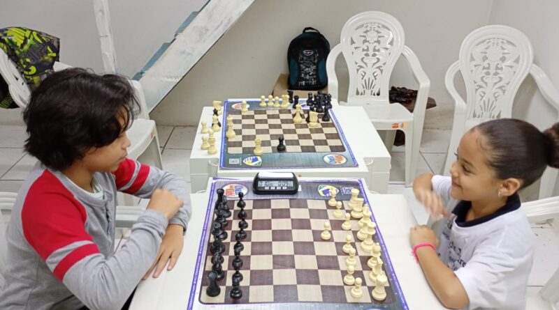 Giovanna Viscardi com apenas 6 anos participa do Estadual Feminino de Xadrez 